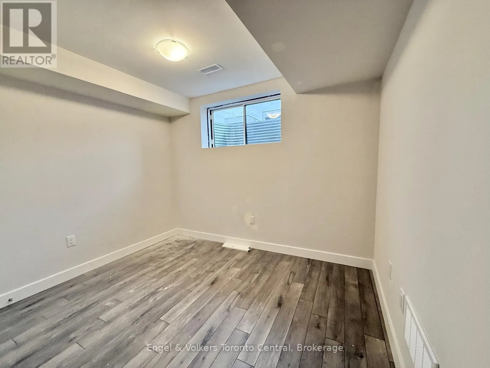 111 YVONNE CRESCENT