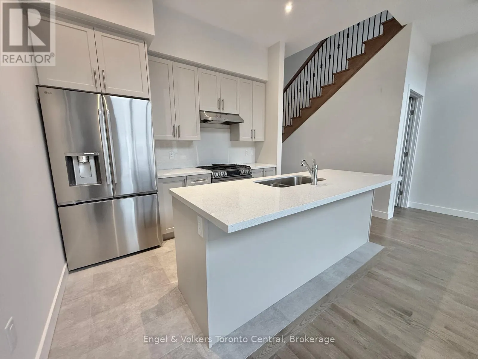 111 YVONNE CRESCENT