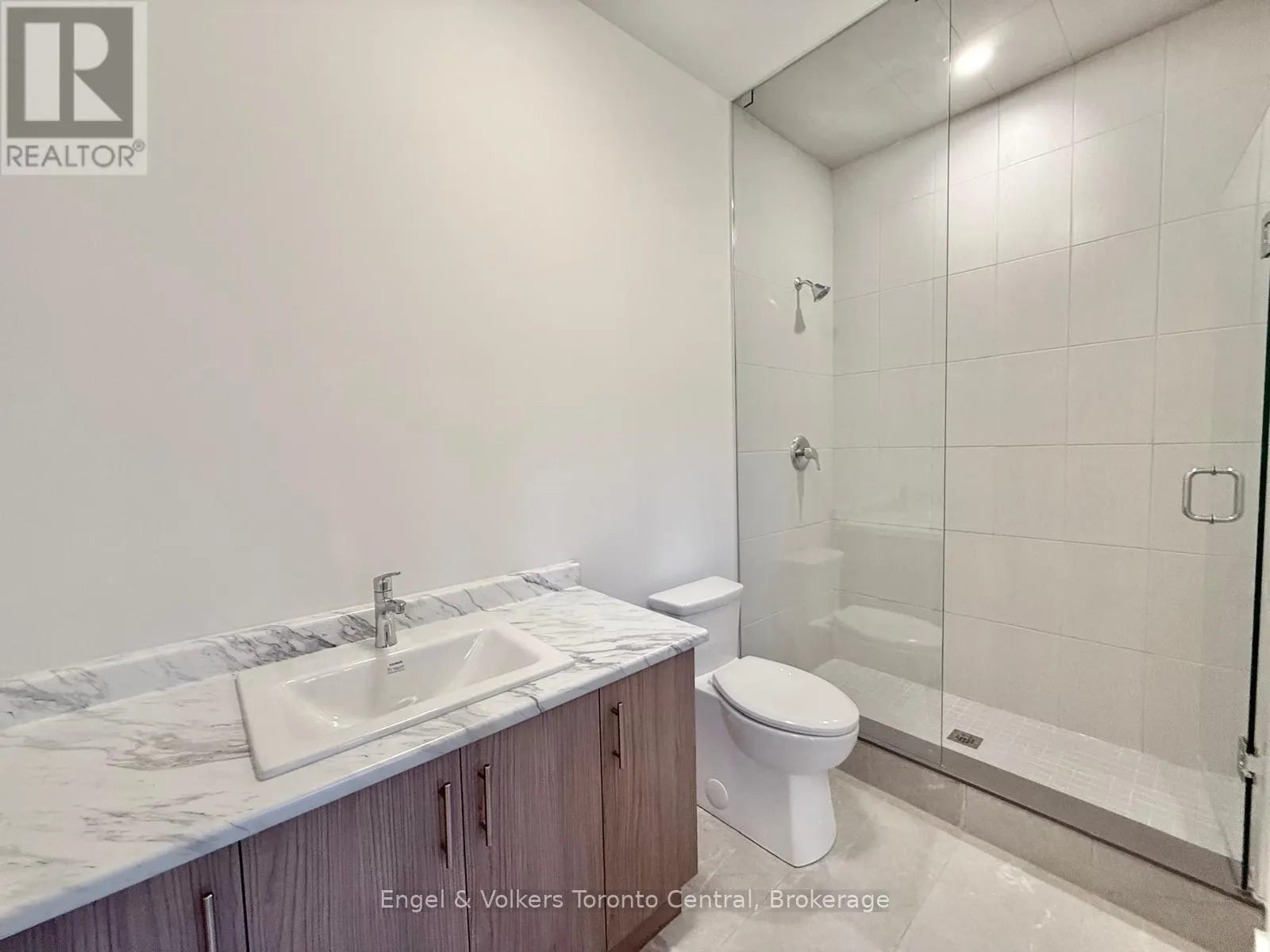 111 YVONNE CRESCENT
