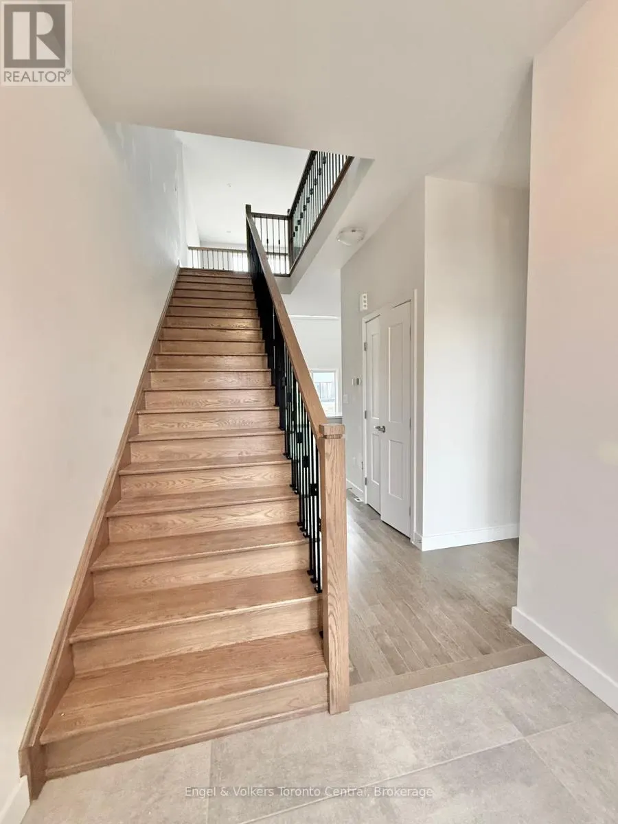111 YVONNE CRESCENT