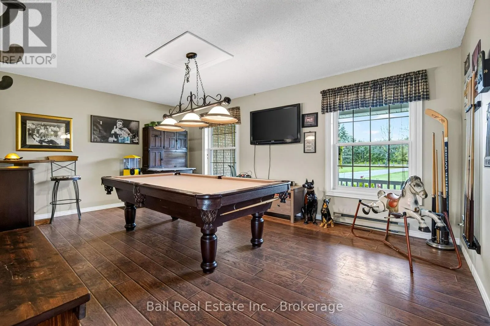 92 CRICKET HOLLOW ROAD