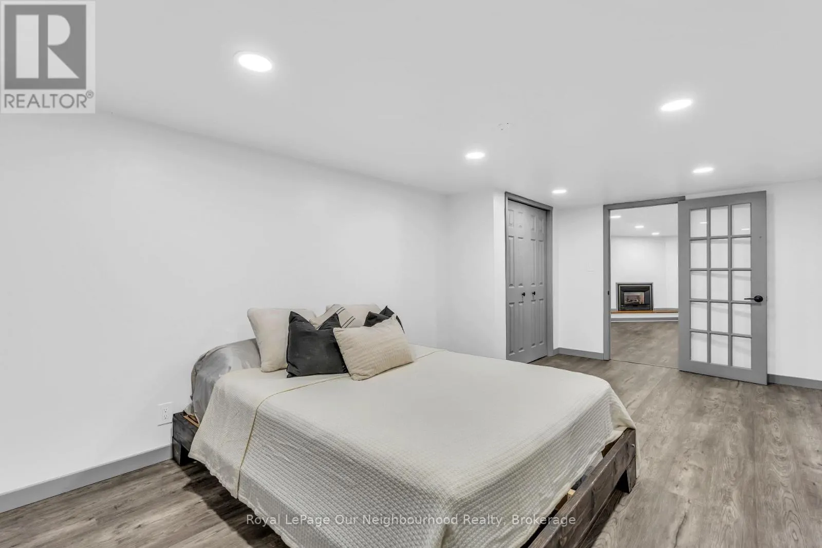 9 KENWOOD CRESCENT