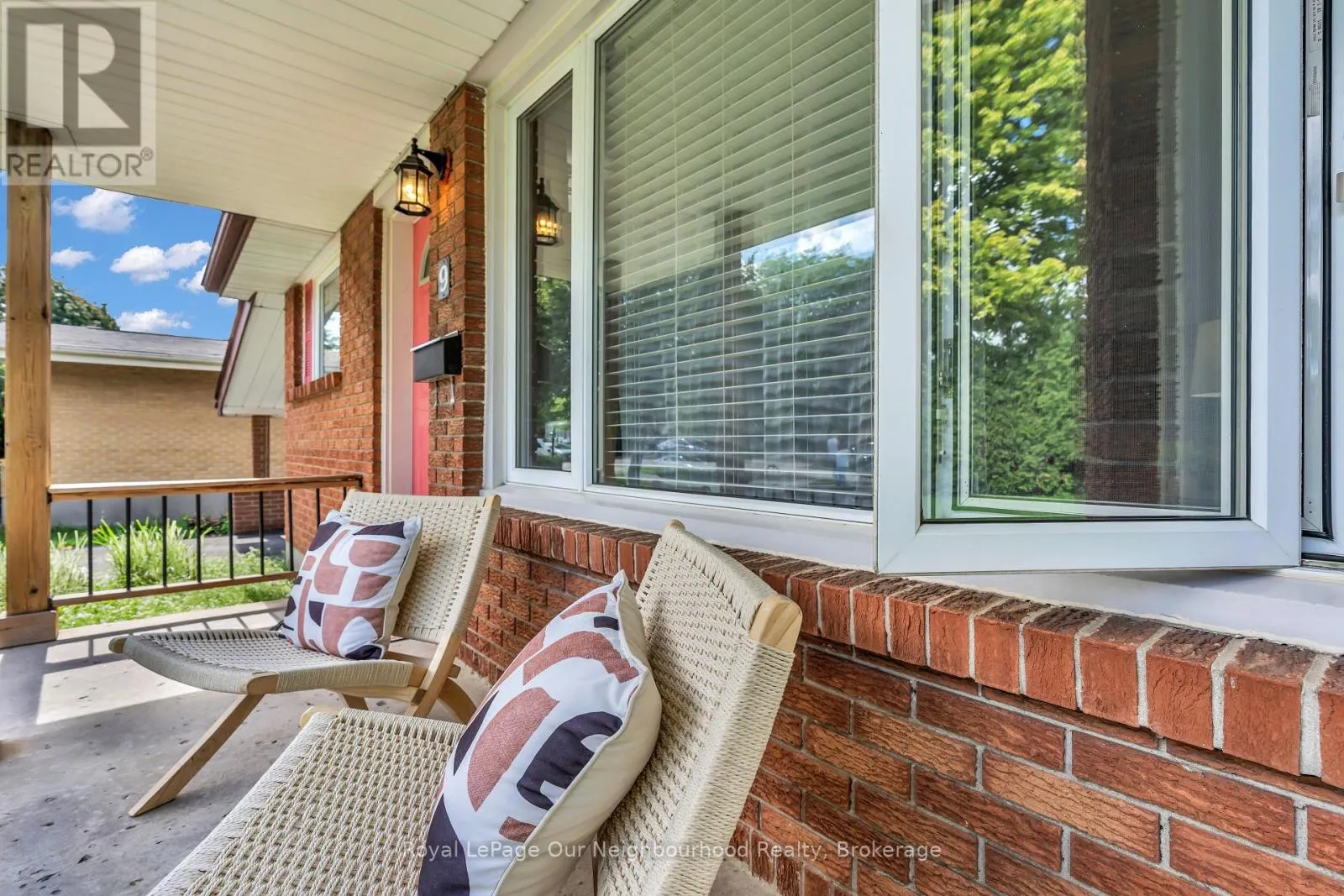 9 KENWOOD CRESCENT