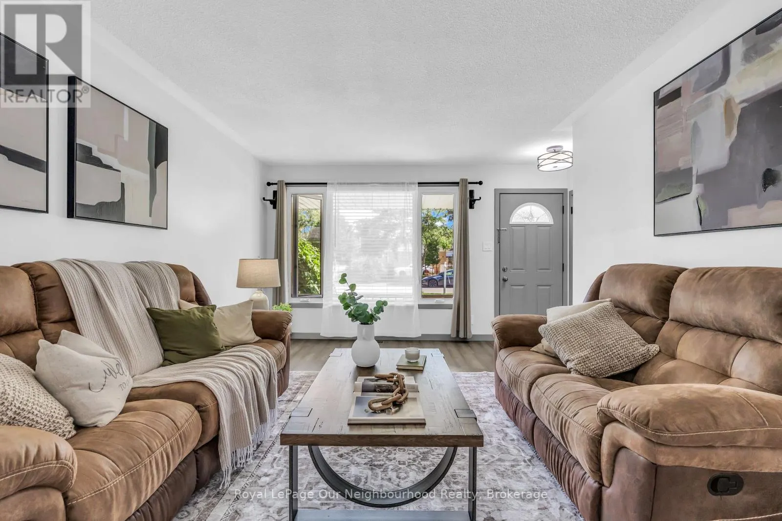 9 KENWOOD CRESCENT