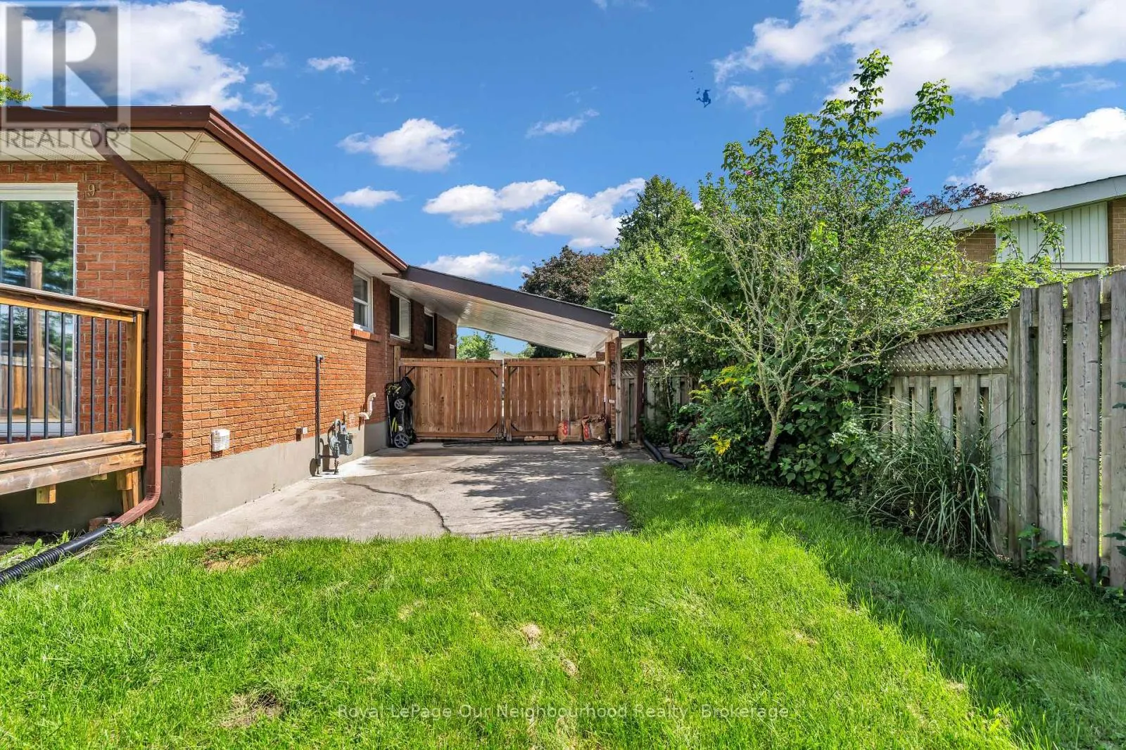 9 KENWOOD CRESCENT