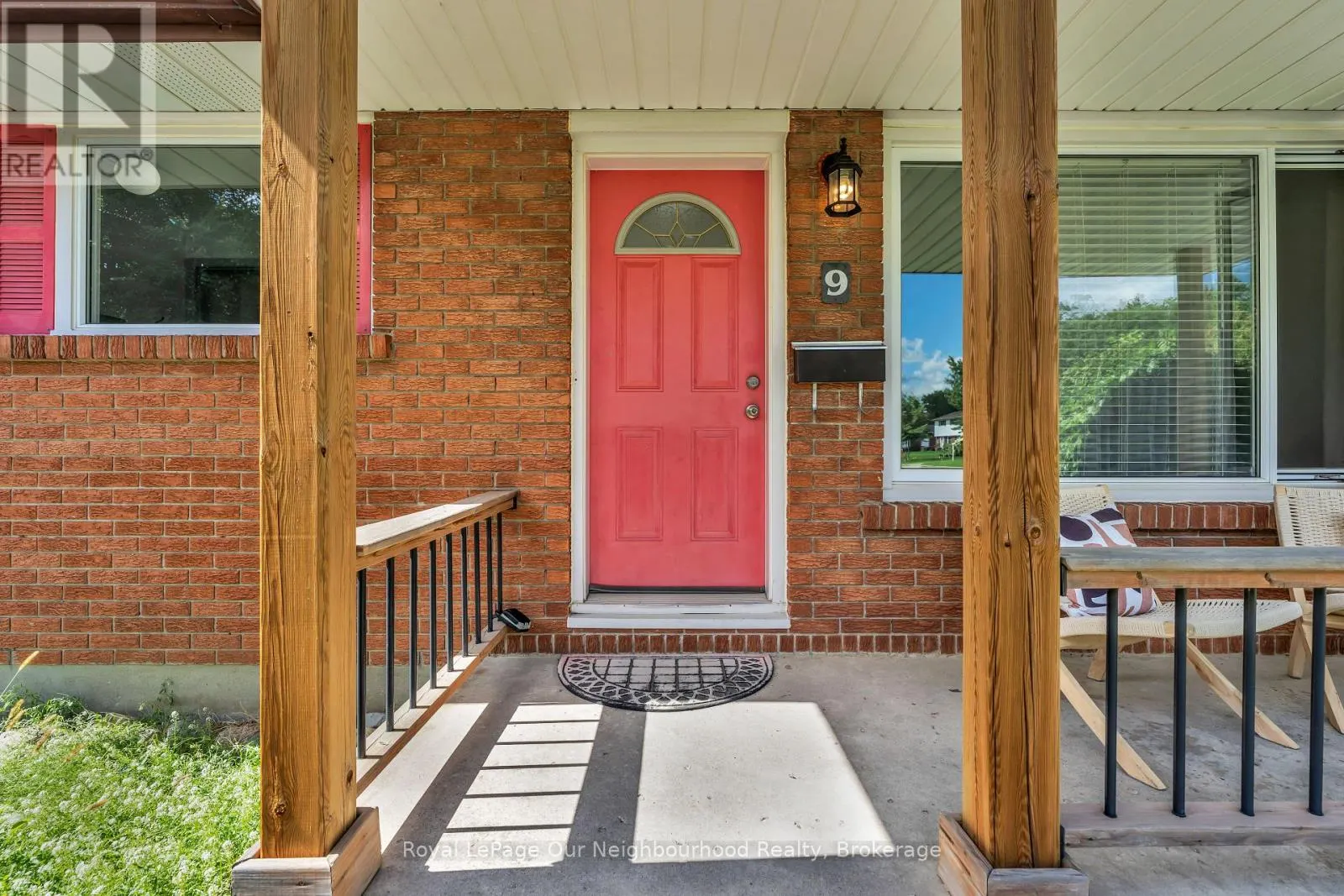 9 KENWOOD CRESCENT