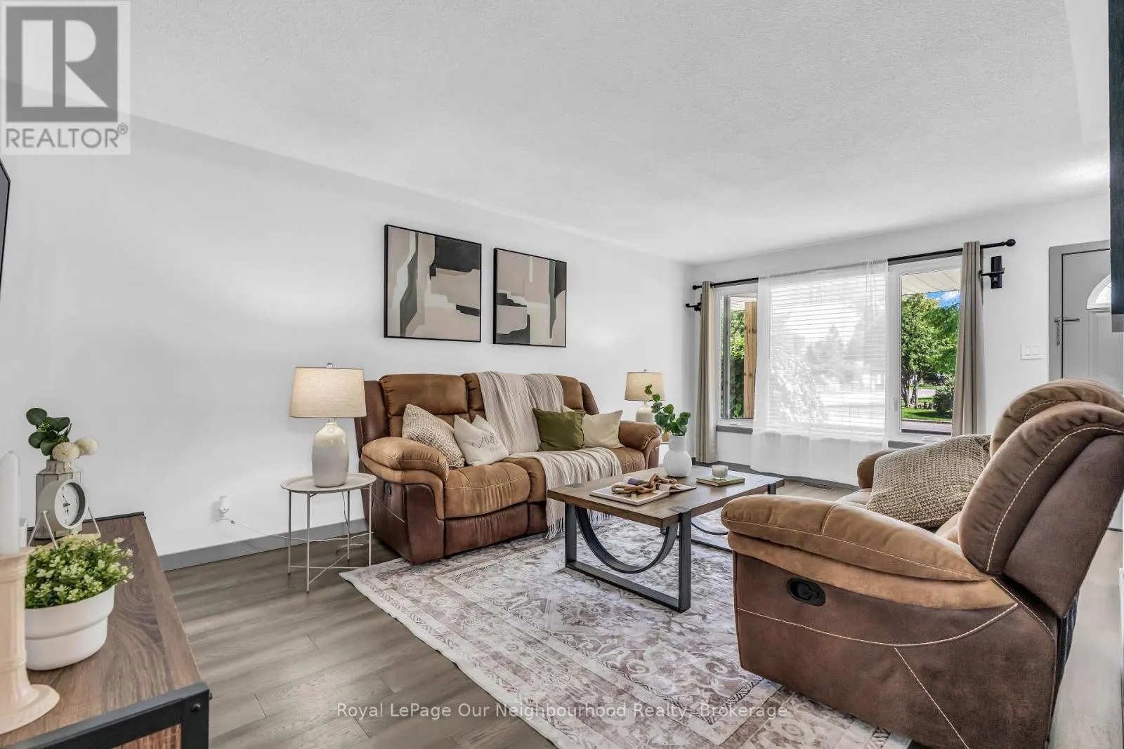9 KENWOOD CRESCENT