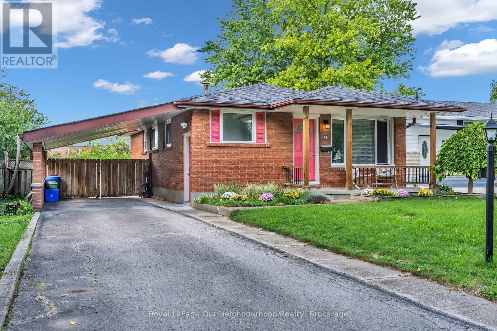 9 KENWOOD CRESCENT