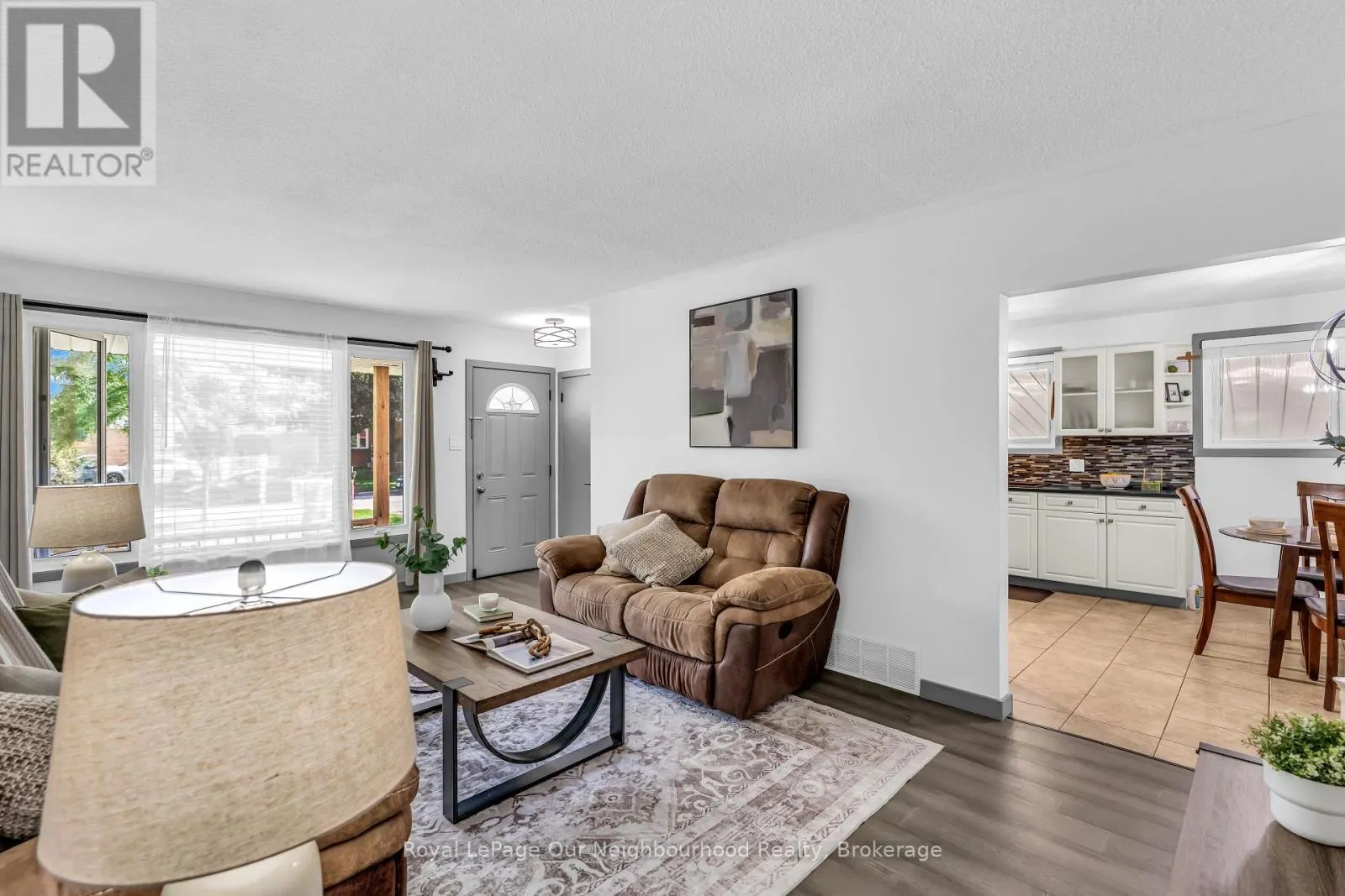 9 KENWOOD CRESCENT