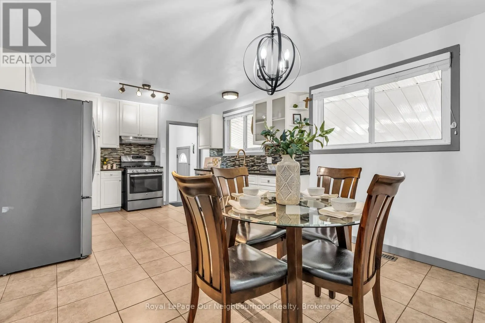 9 KENWOOD CRESCENT