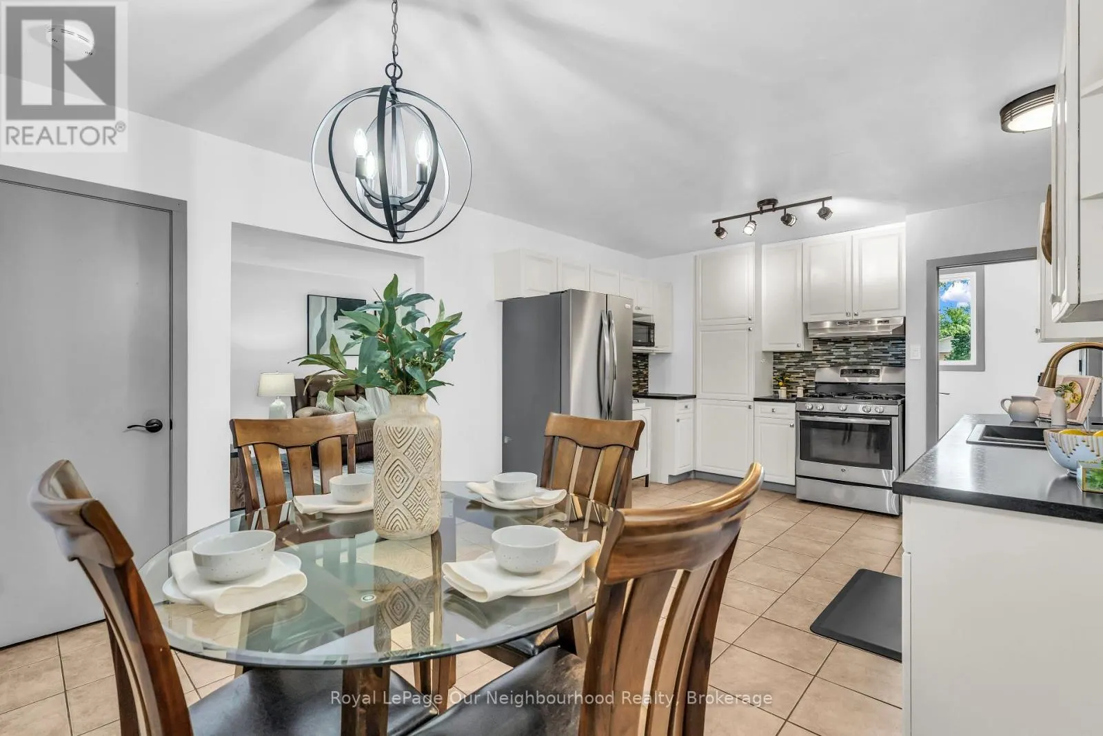 9 KENWOOD CRESCENT