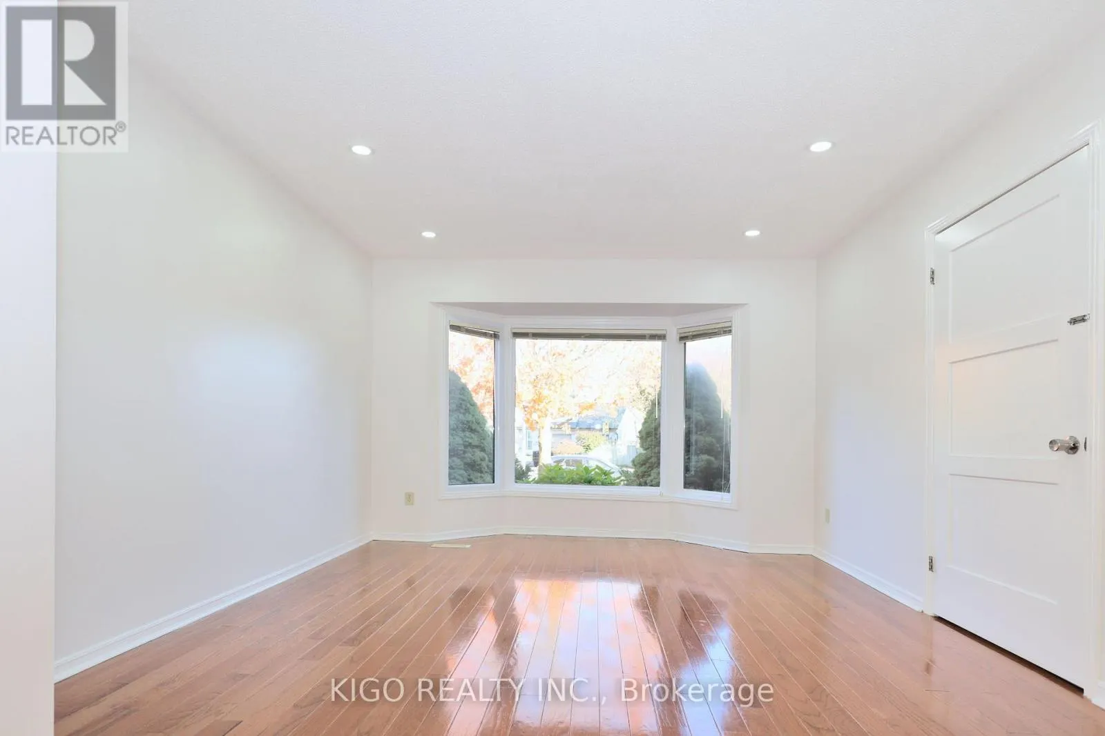 34 DUNCAN CRESCENT