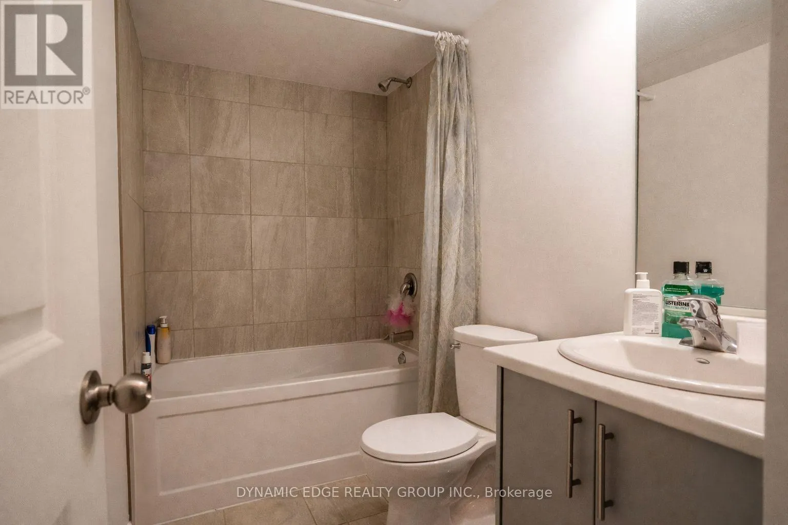 25 - 235 CHAPEL HILL DRIVE