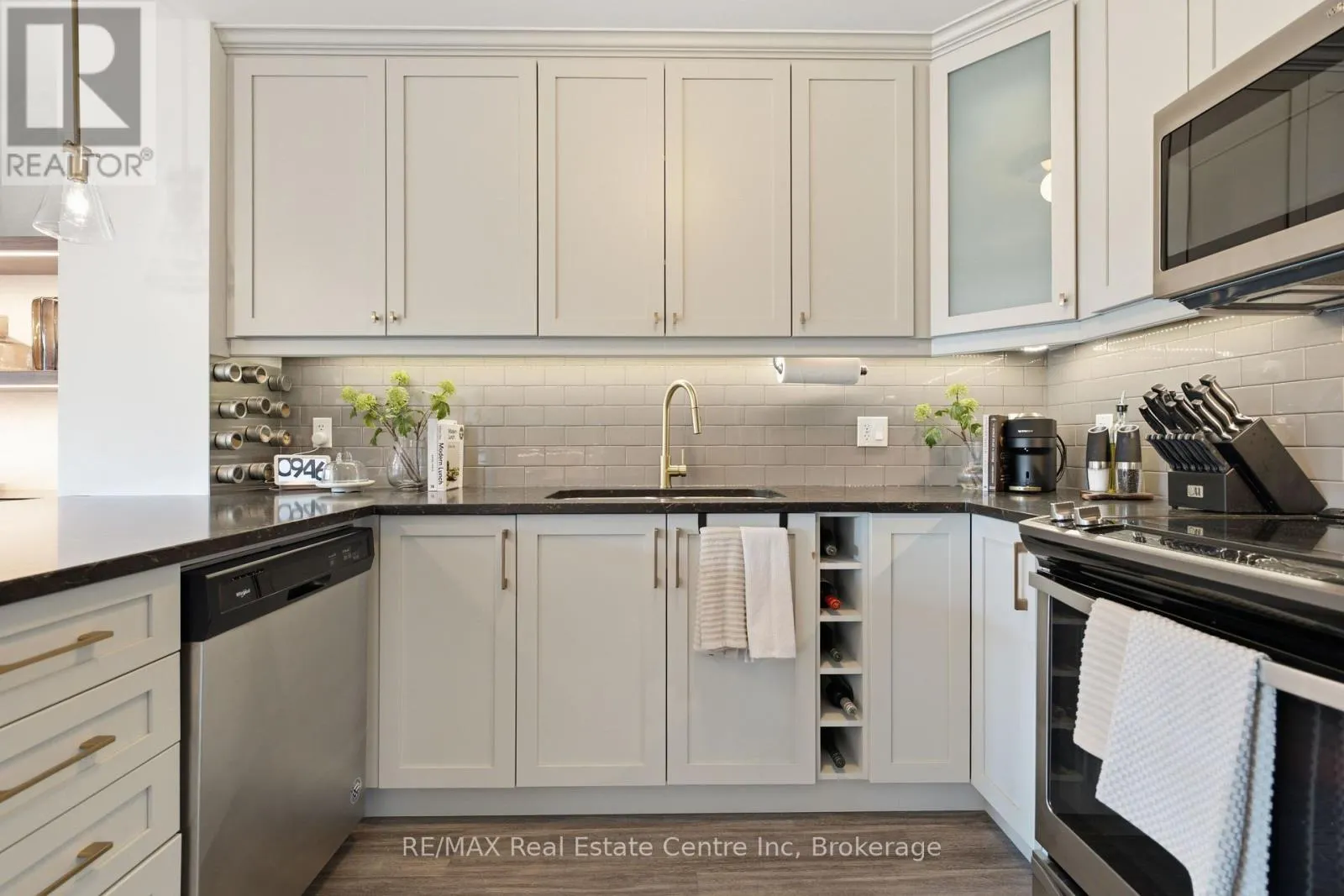 310 - 19 STUMPF STREET #310