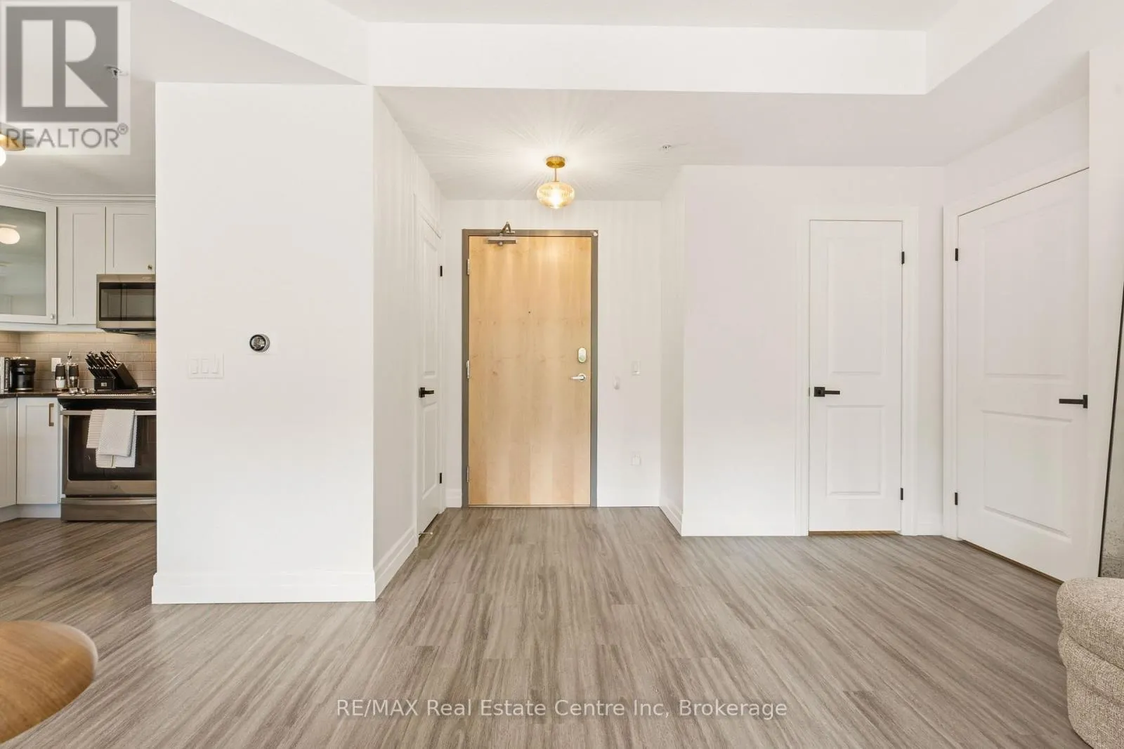 310 - 19 STUMPF STREET #310