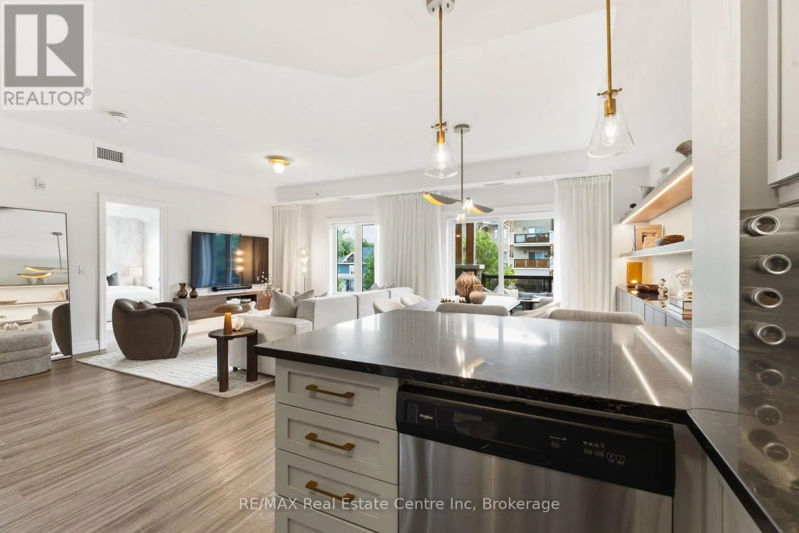 310 - 19 STUMPF STREET #310