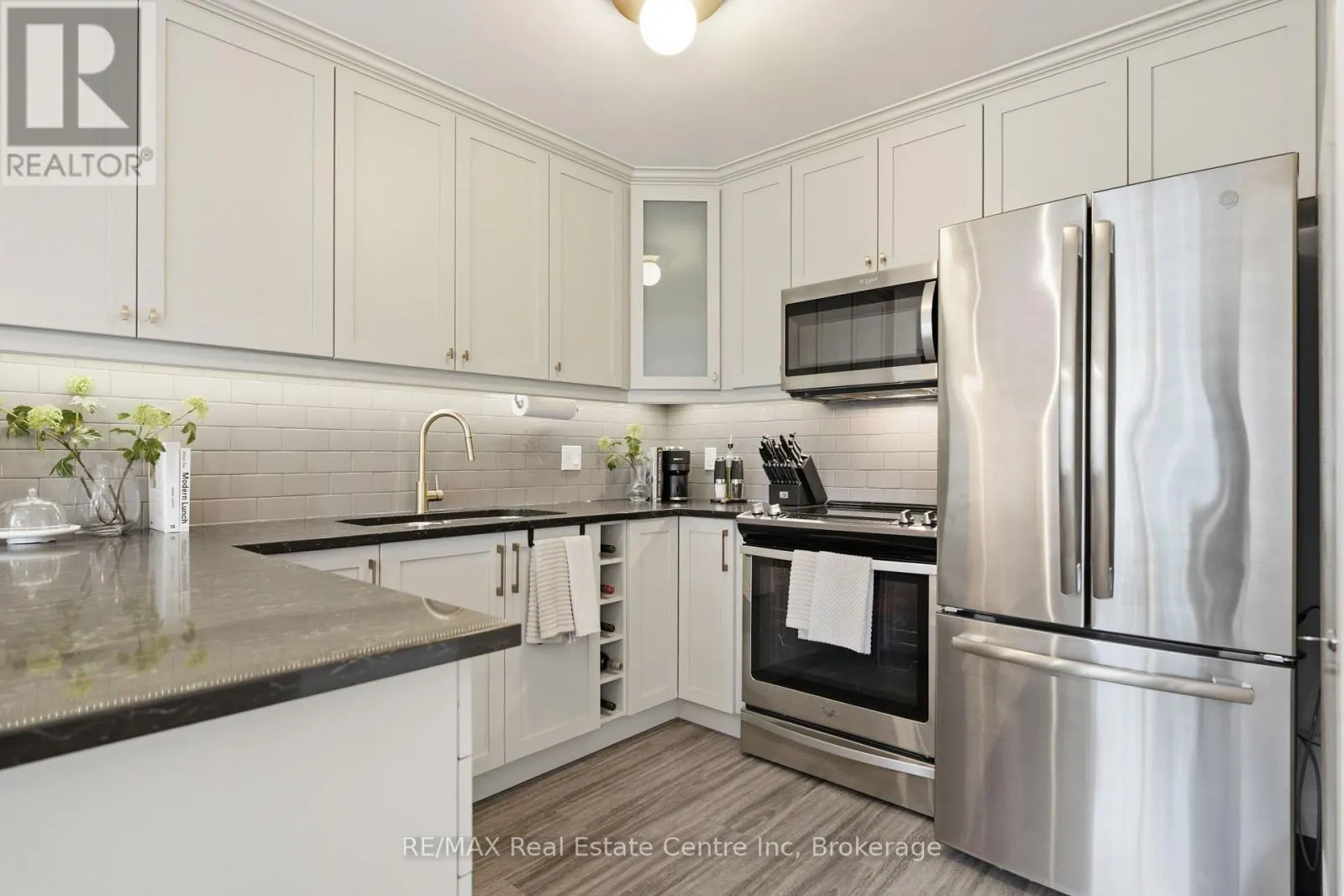 310 - 19 STUMPF STREET #310
