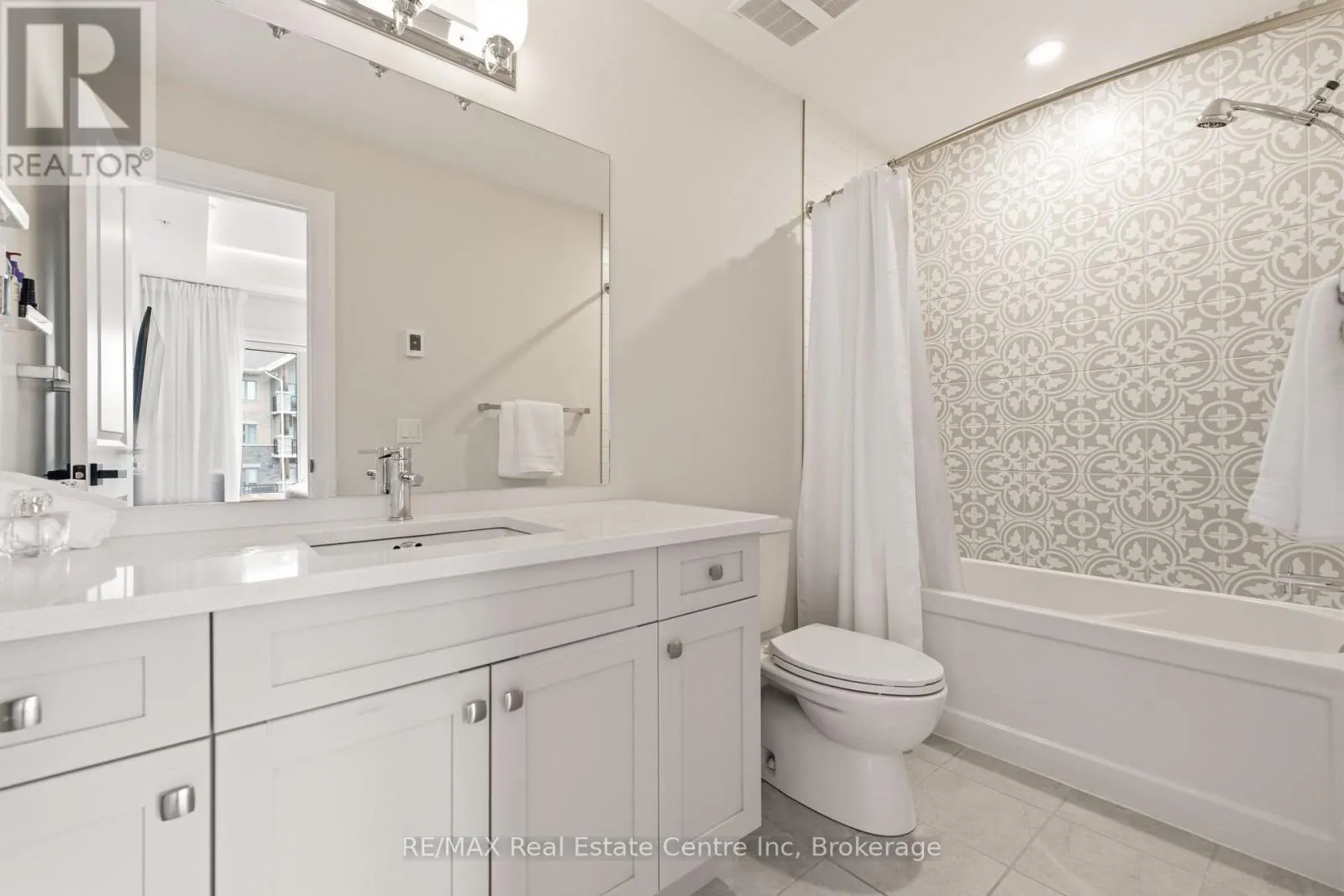 310 - 19 STUMPF STREET #310