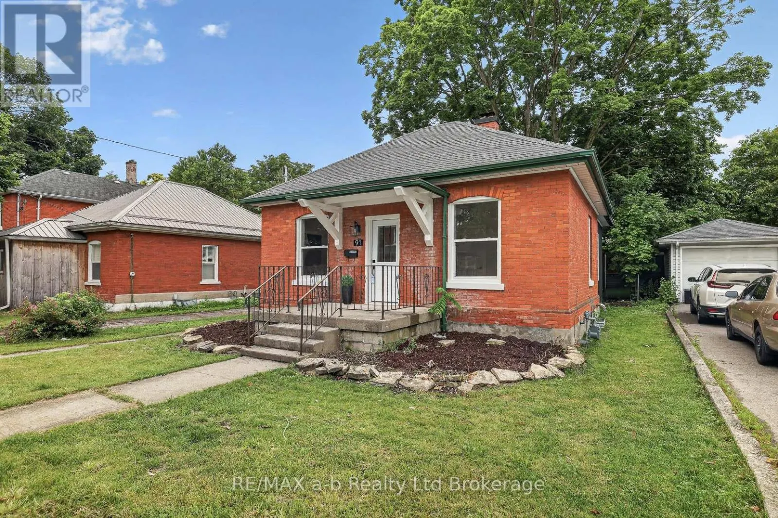 91 WINNIETT STREET
