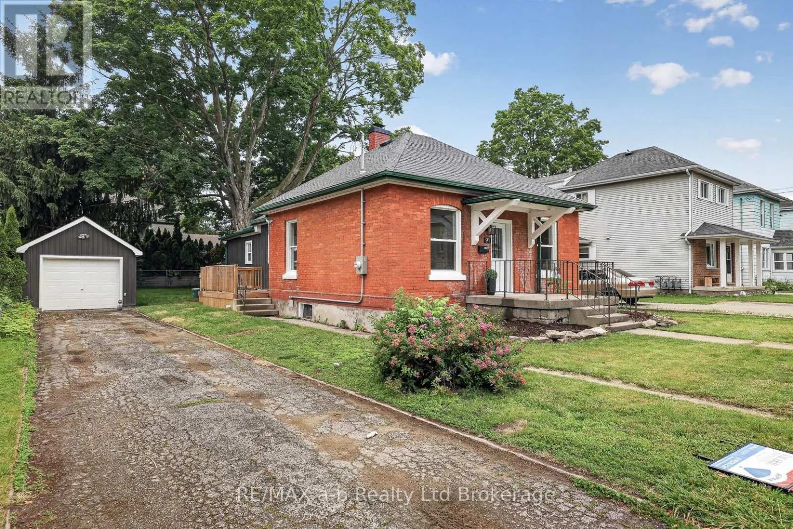 91 WINNIETT STREET