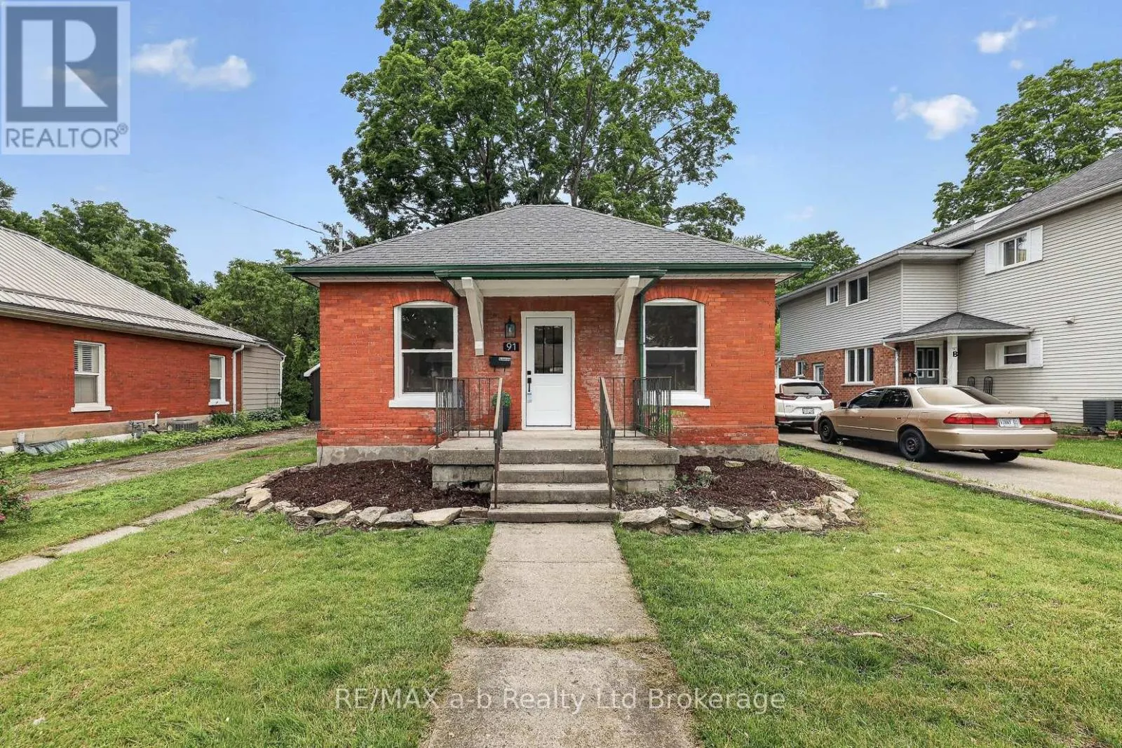 91 WINNIETT STREET