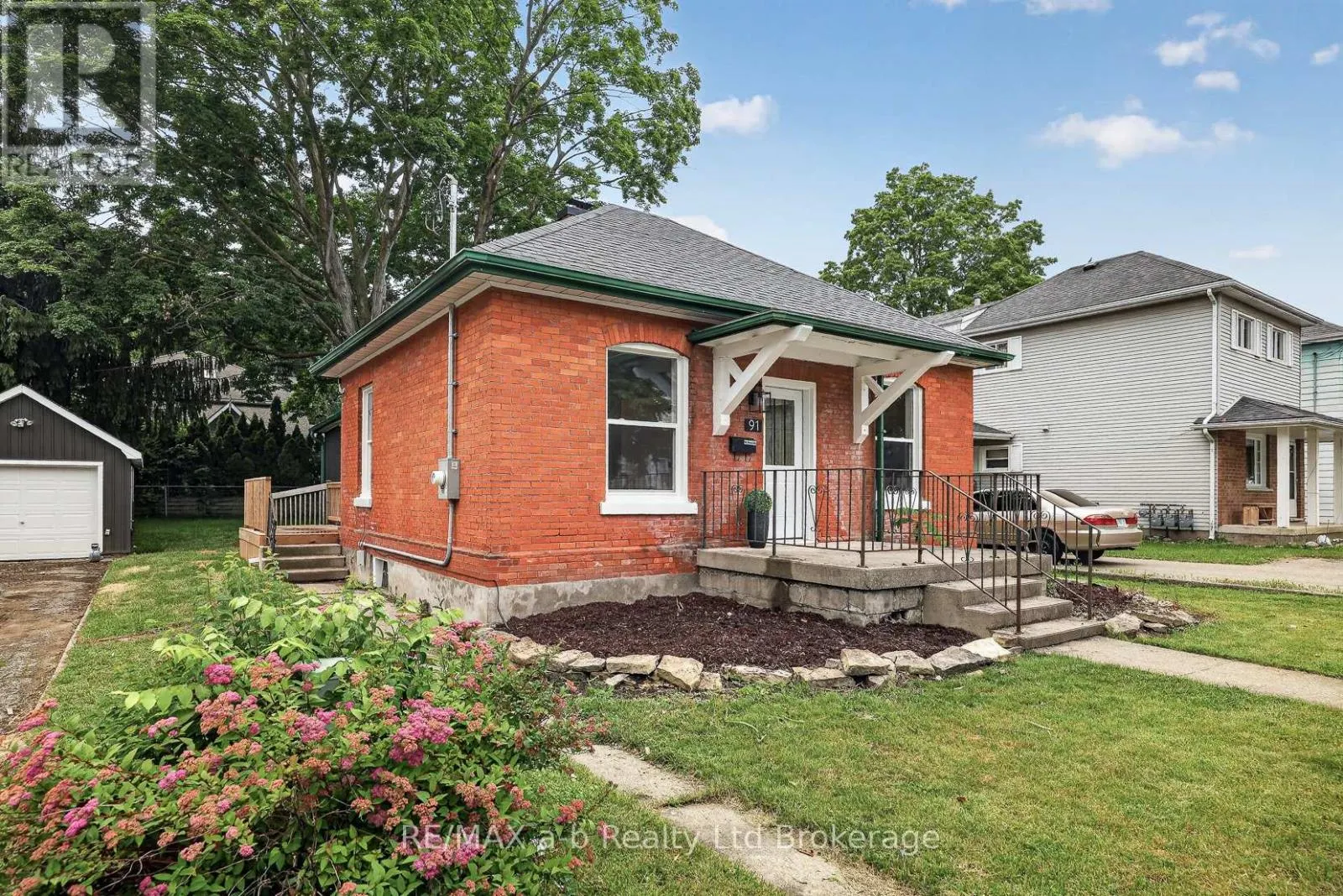 91 WINNIETT STREET