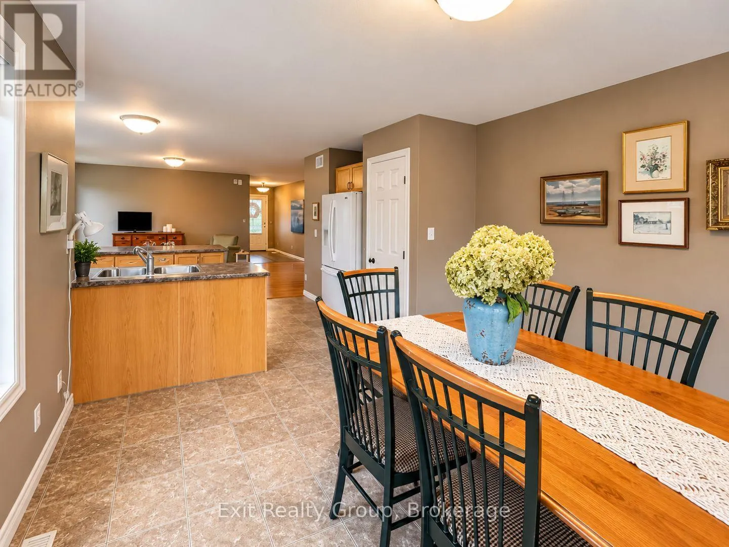 18 AVA COURT