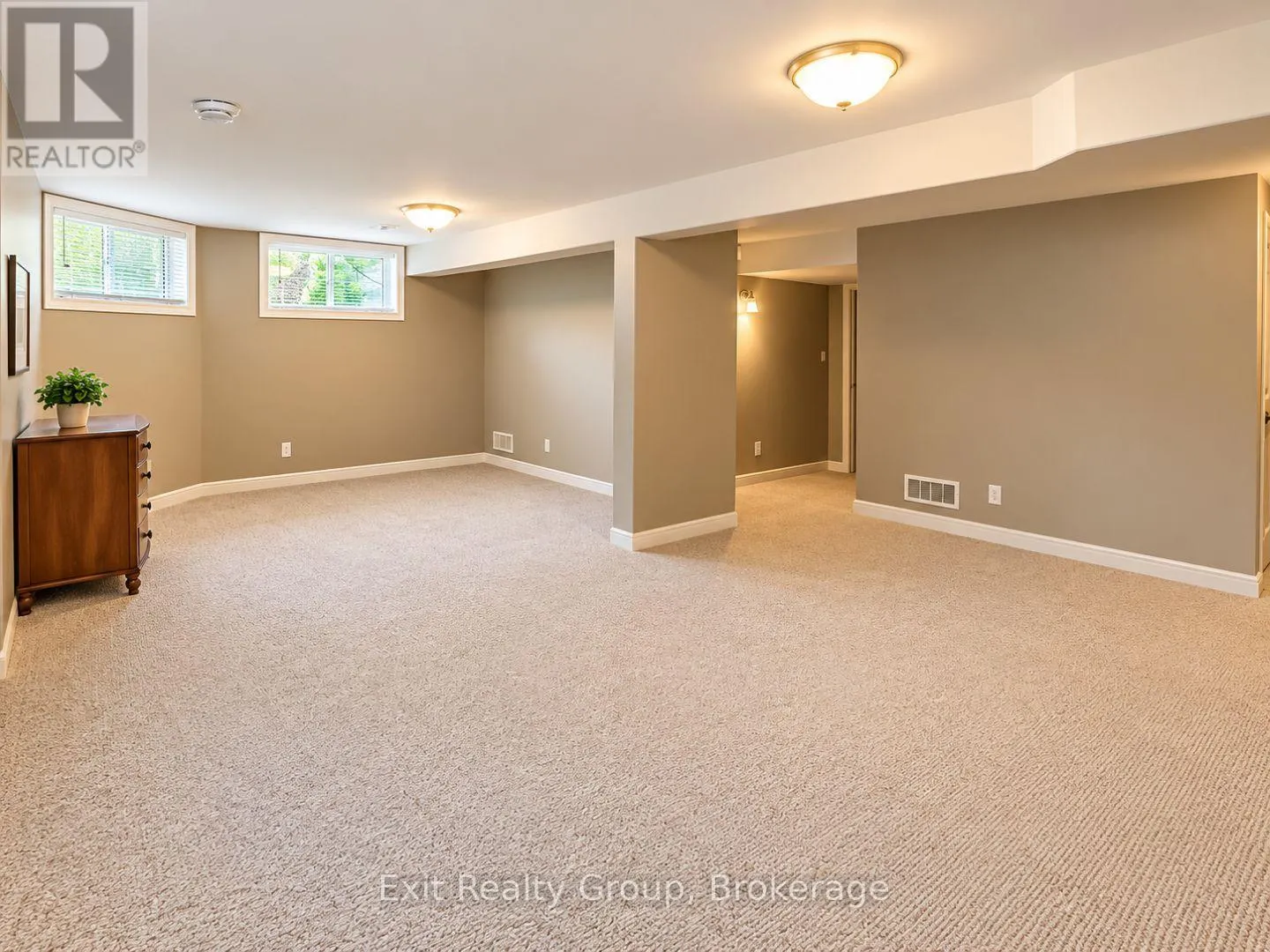 18 AVA COURT
