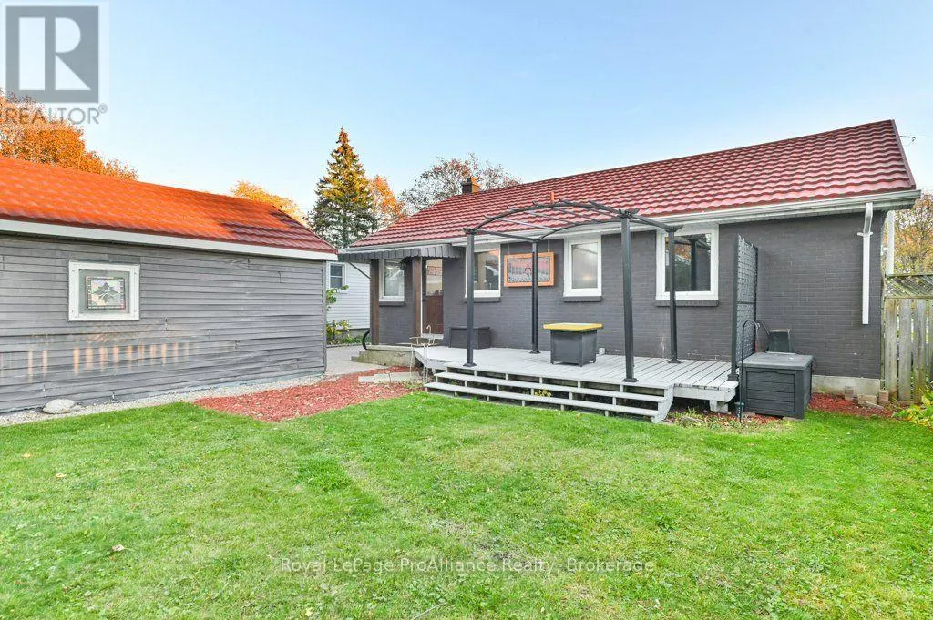 40 ELIZABETH CRESCENT