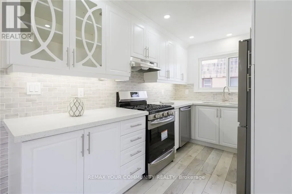 UPPER - 52 ELLIOTT AVENUE