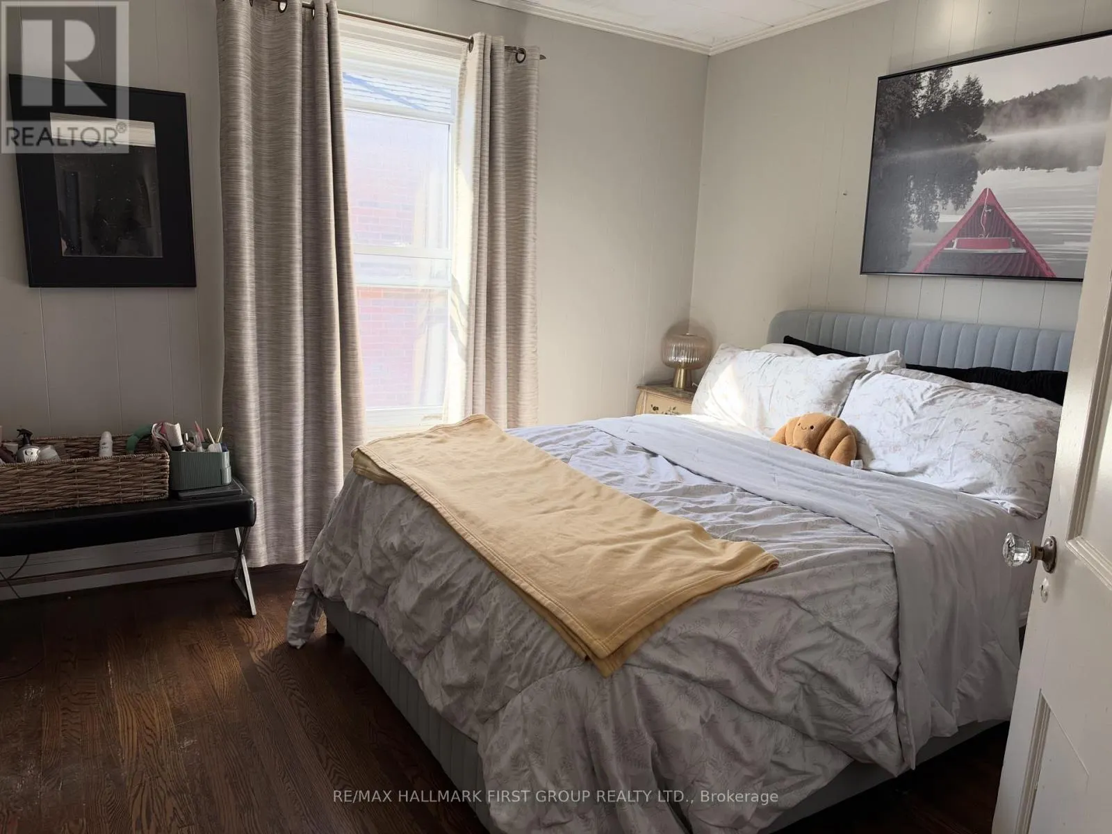 160 UNIVERSITY AVENUE W