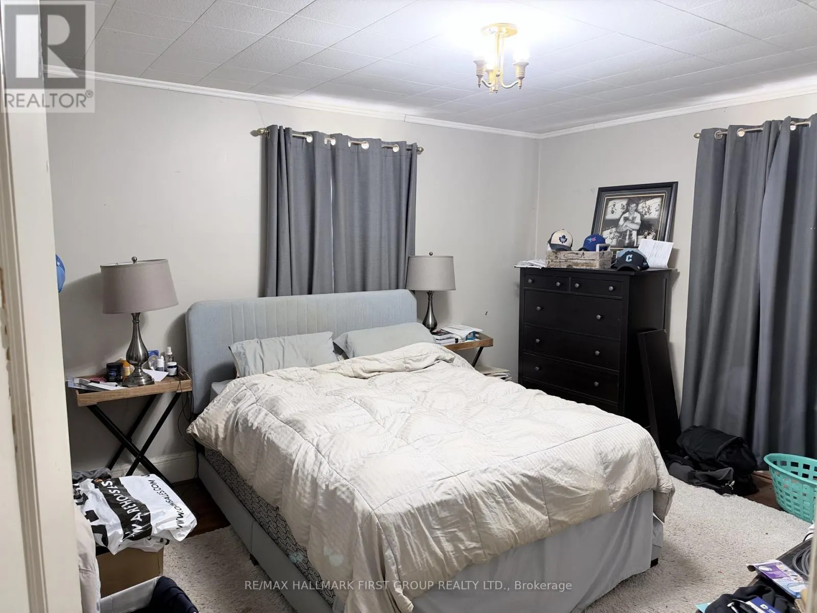 160 UNIVERSITY AVENUE W