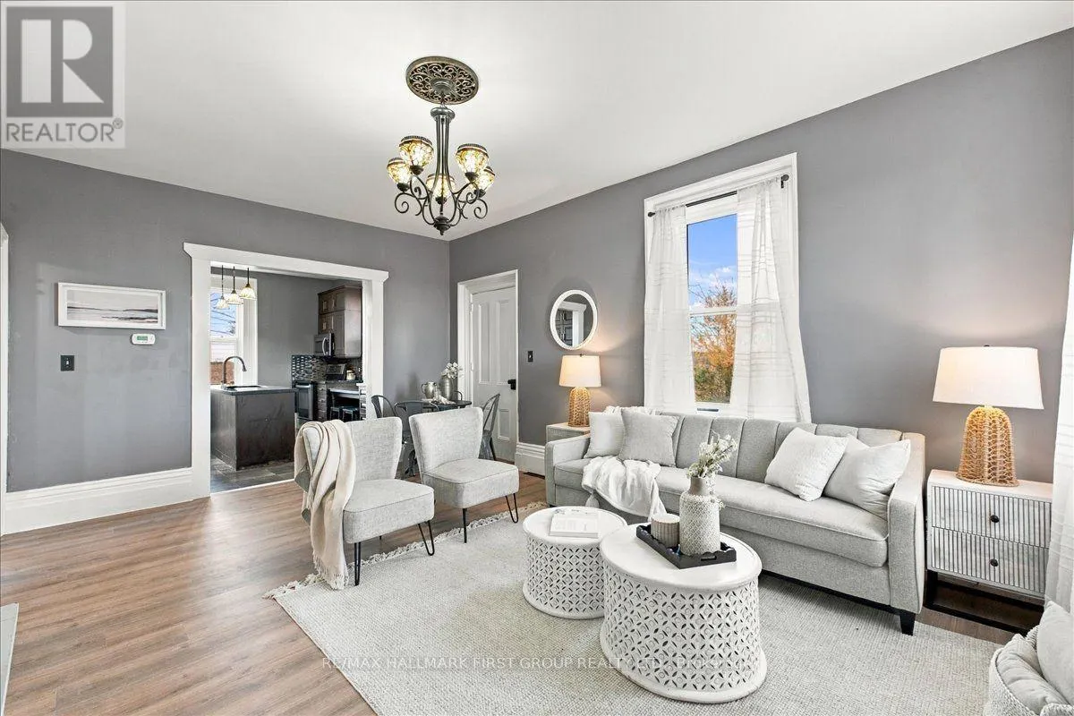 827 HWY 35