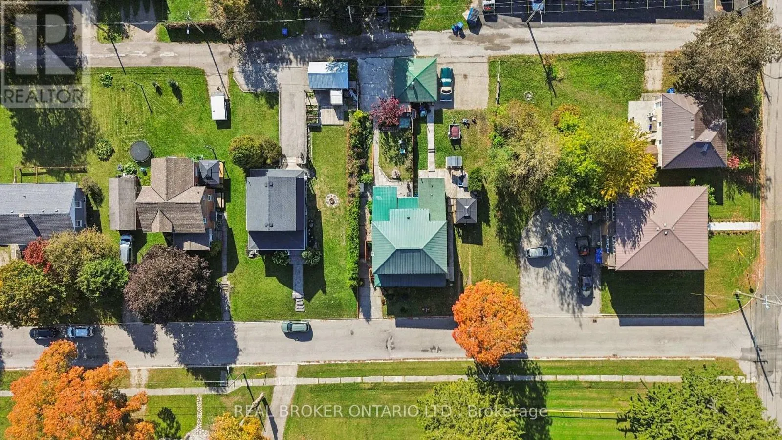 324 DALY STREET