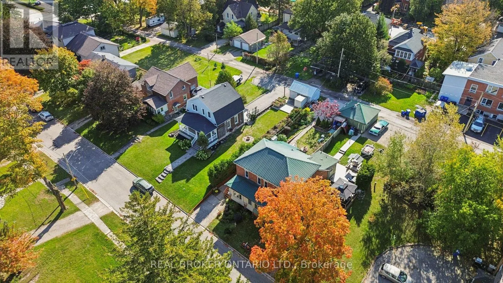 324 DALY STREET