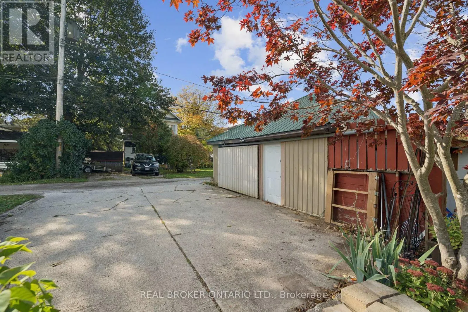 324 DALY STREET