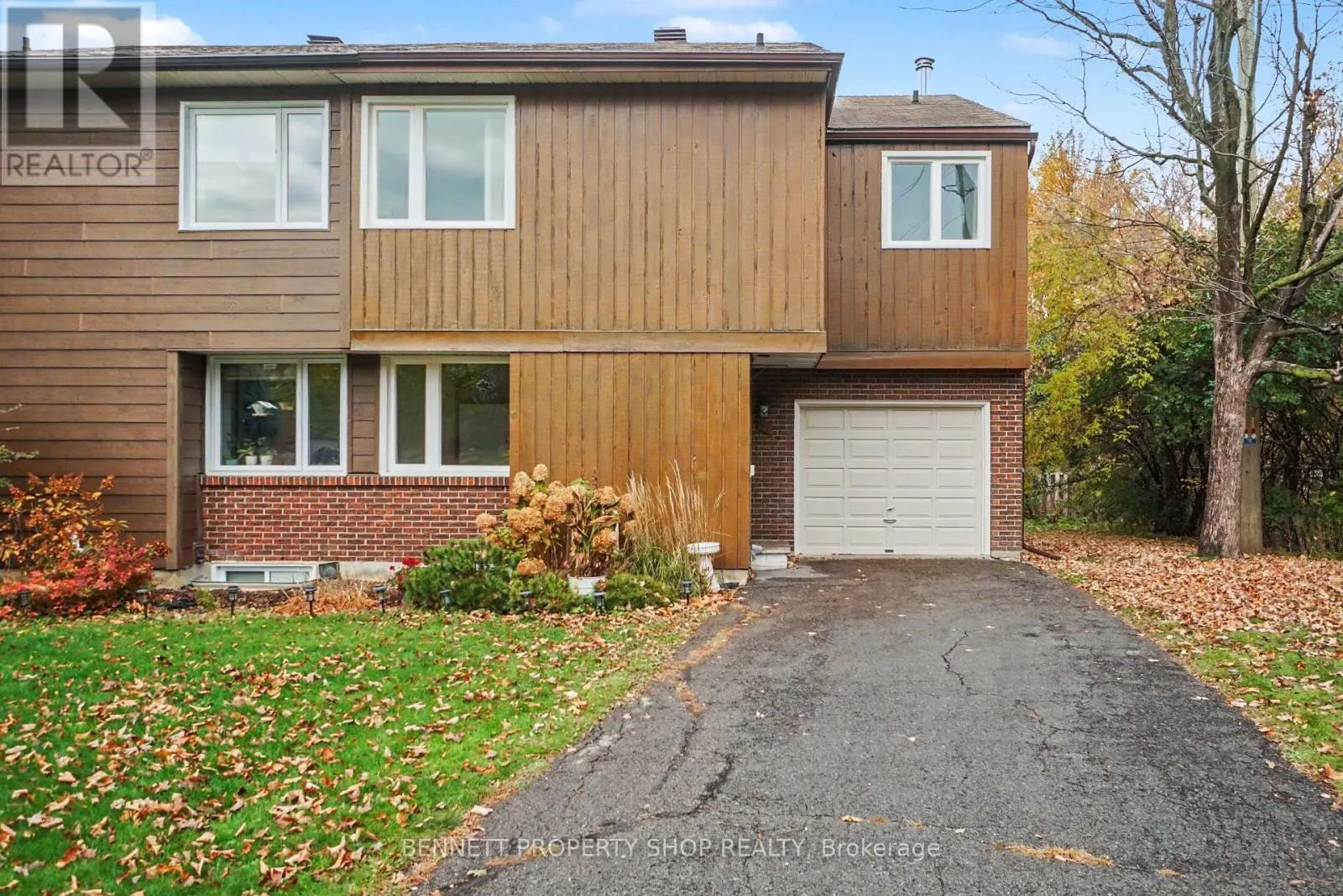 57 SANDHURST COURT