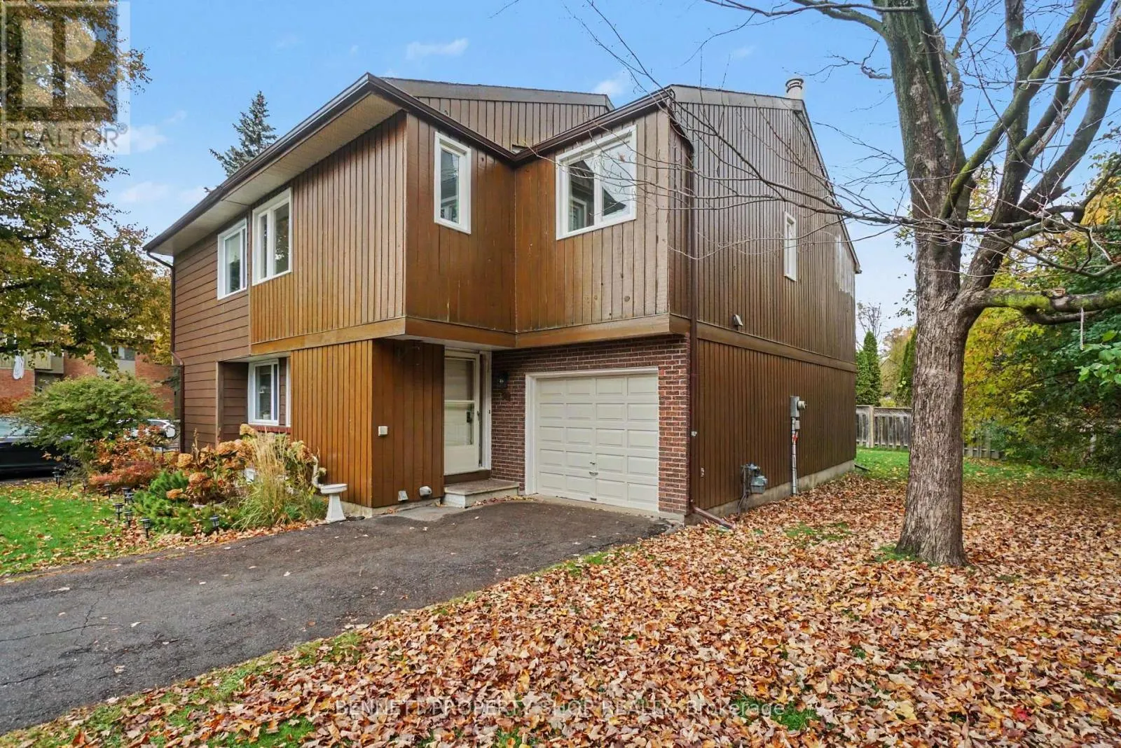 57 SANDHURST COURT