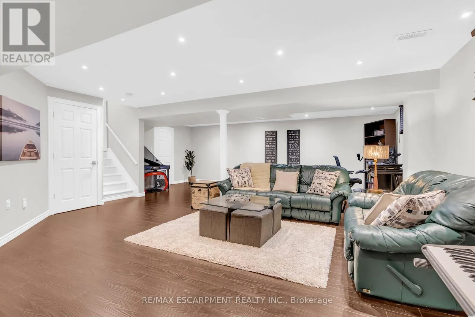 186 SOUTHBROOK DRIVE