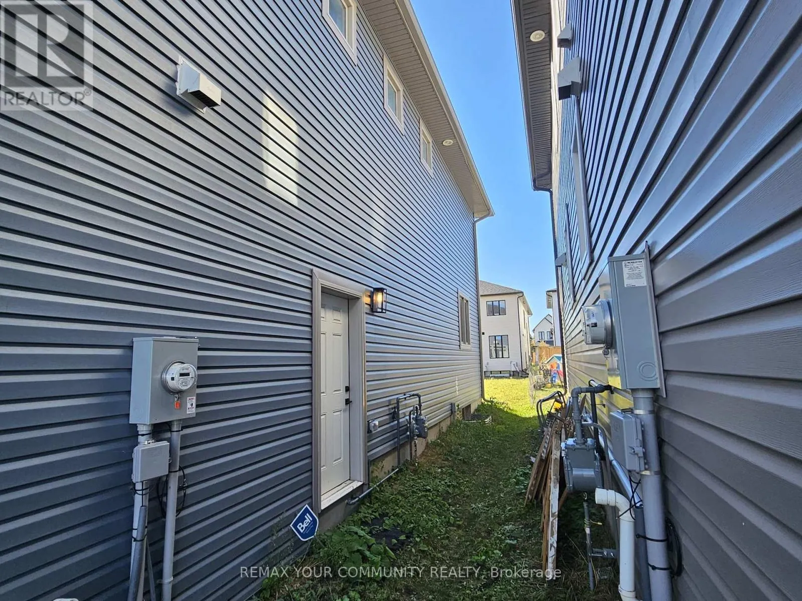 28 DUSENBURY DRIVE