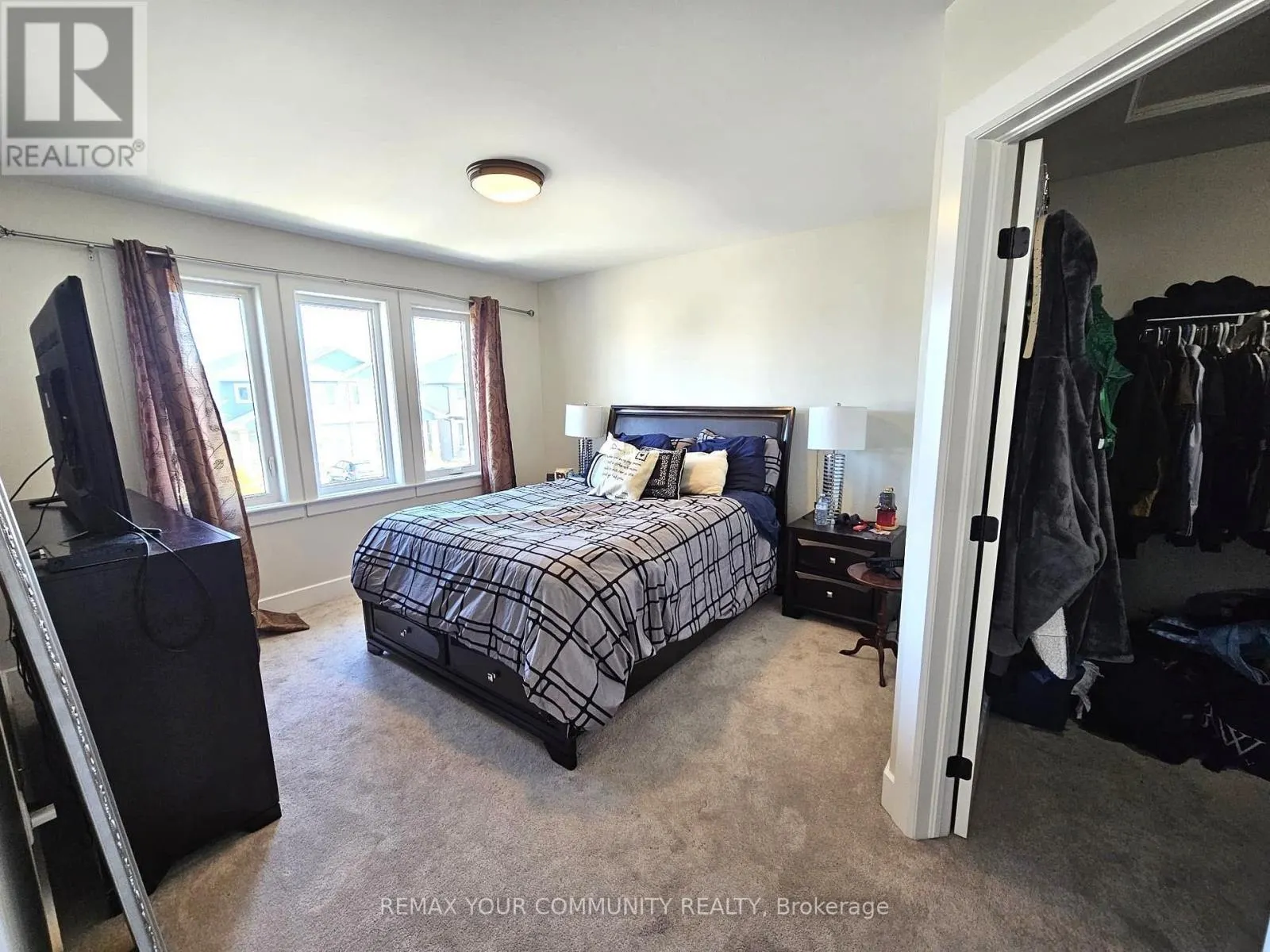 28 DUSENBURY DRIVE