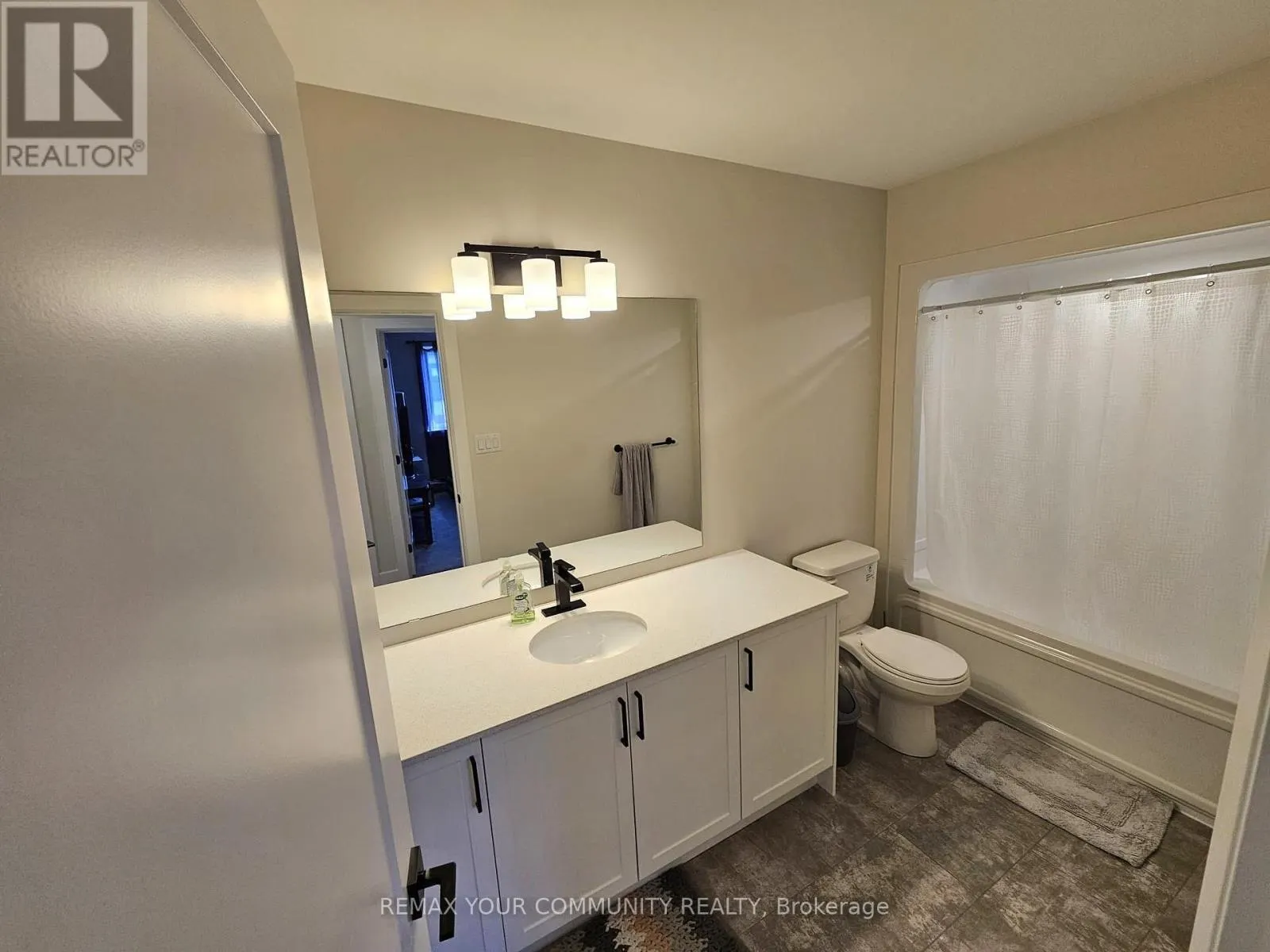 28 DUSENBURY DRIVE