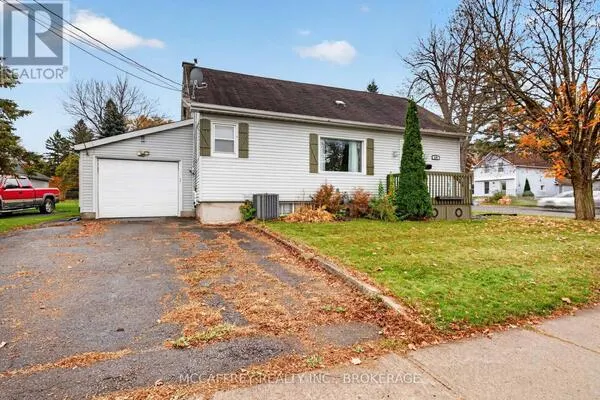 220 THOMAS STREET W
