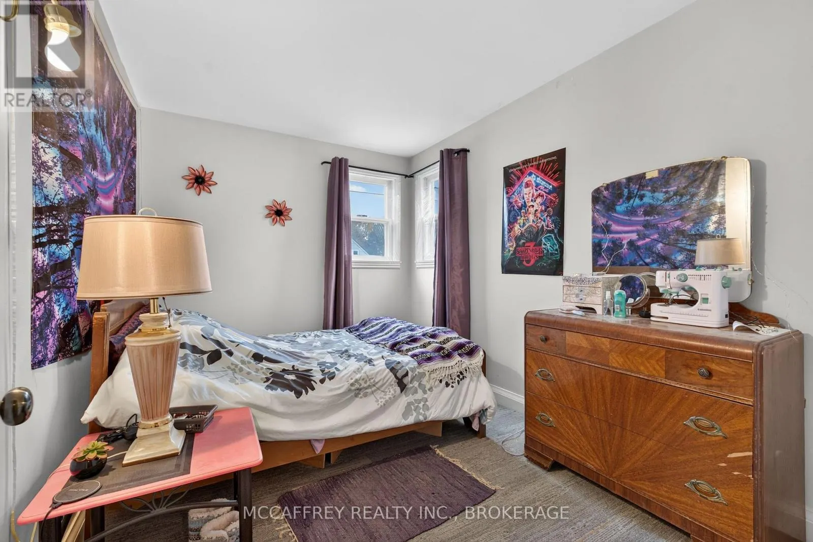 220 THOMAS STREET W