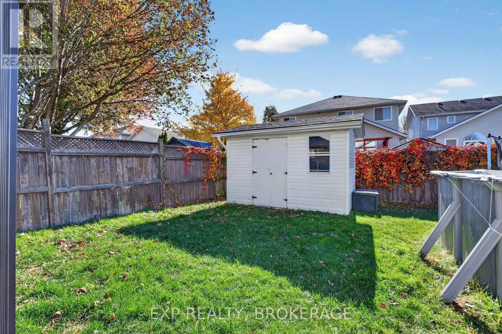 975 RAINBOW CRESCENT