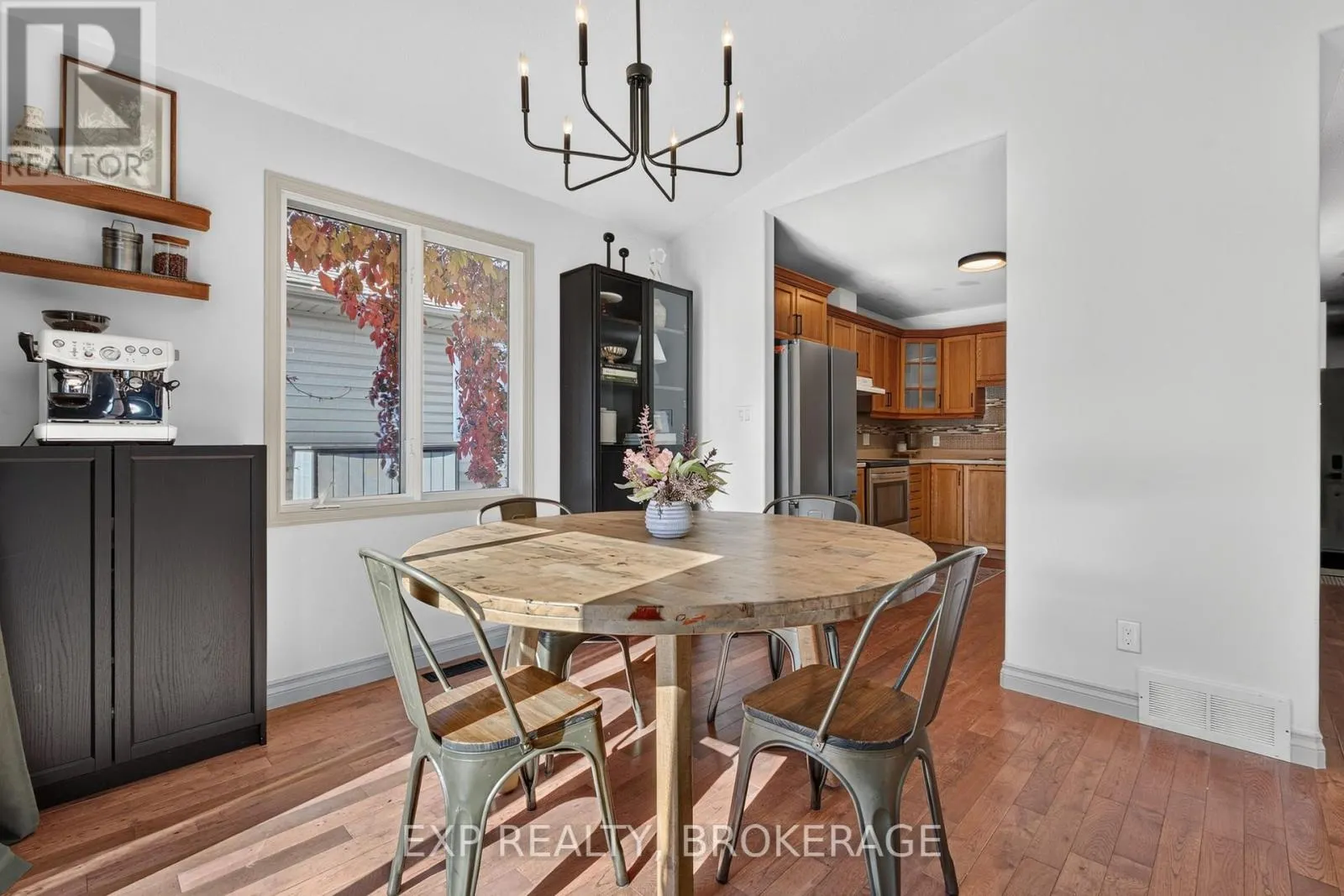 975 RAINBOW CRESCENT