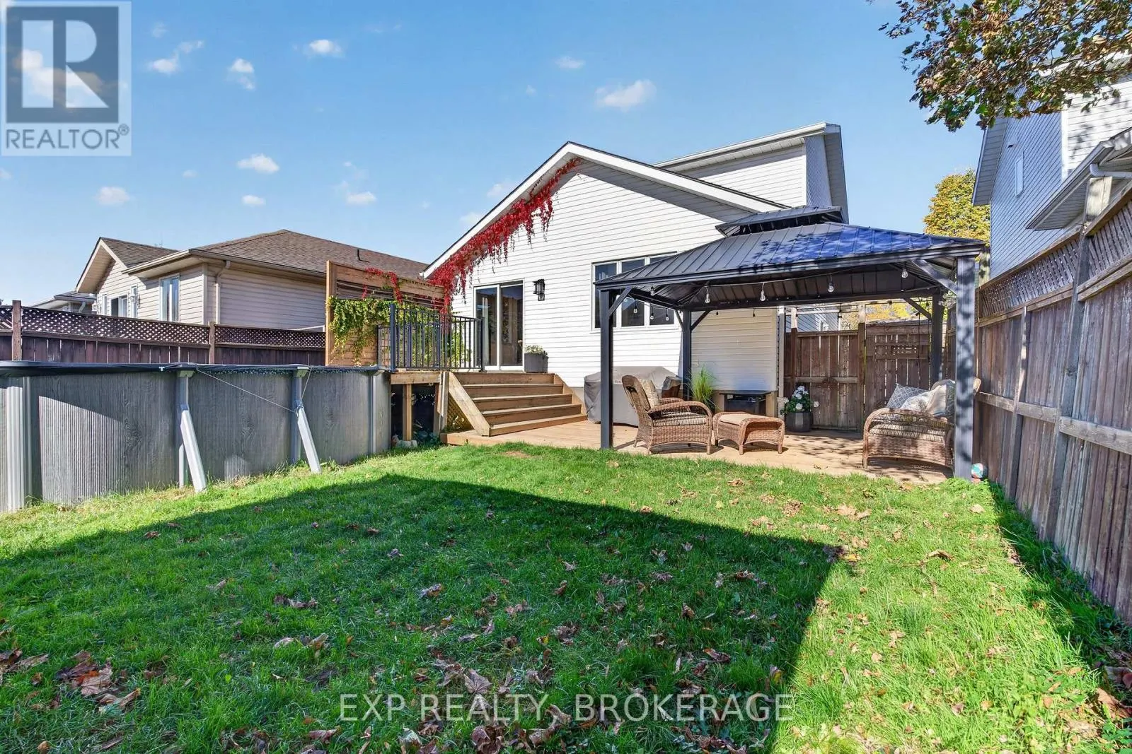 975 RAINBOW CRESCENT