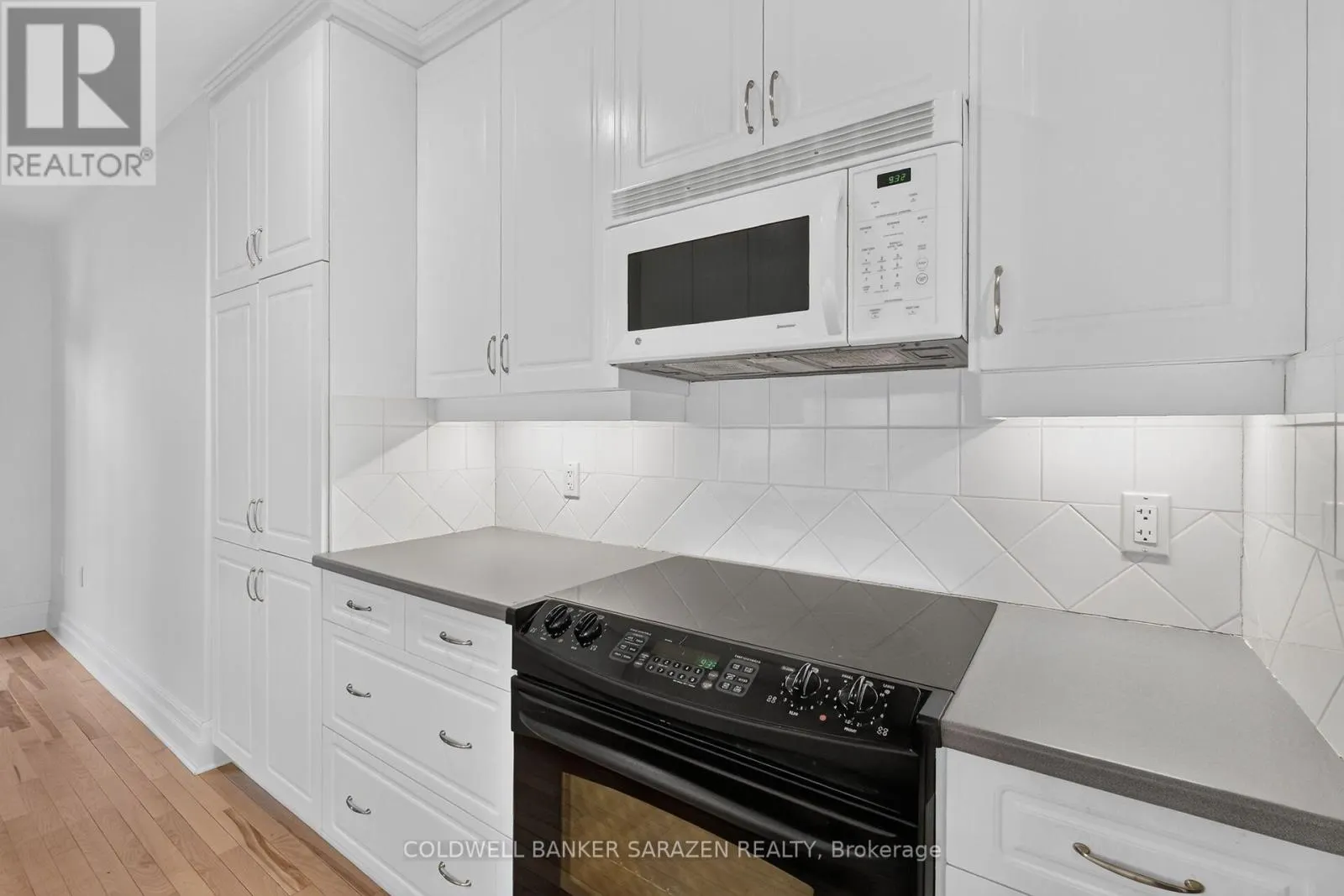 304 - 375 LISGAR STREET E