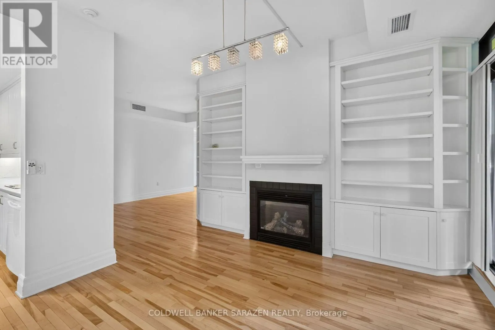 304 - 375 LISGAR STREET E