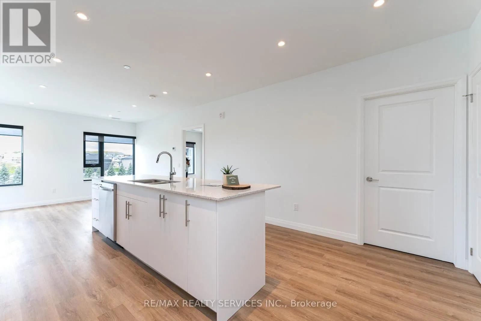 402 - 525 NEW DUNDEE ROAD